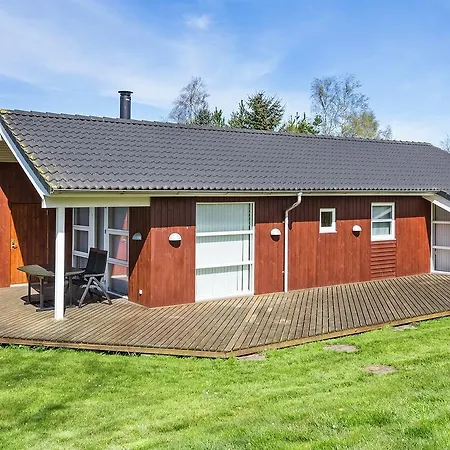 Three-bedroom Holiday In