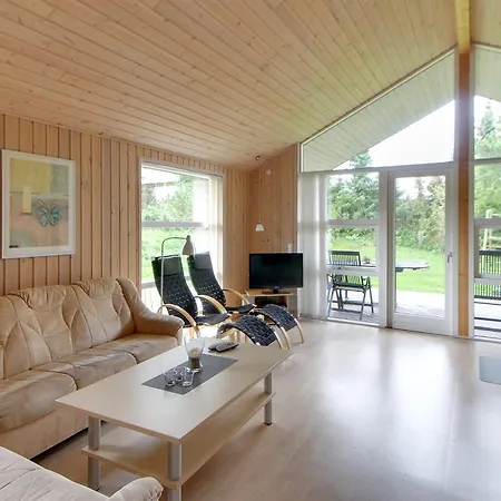 Дом отдыха Three-bedroom Holiday In *